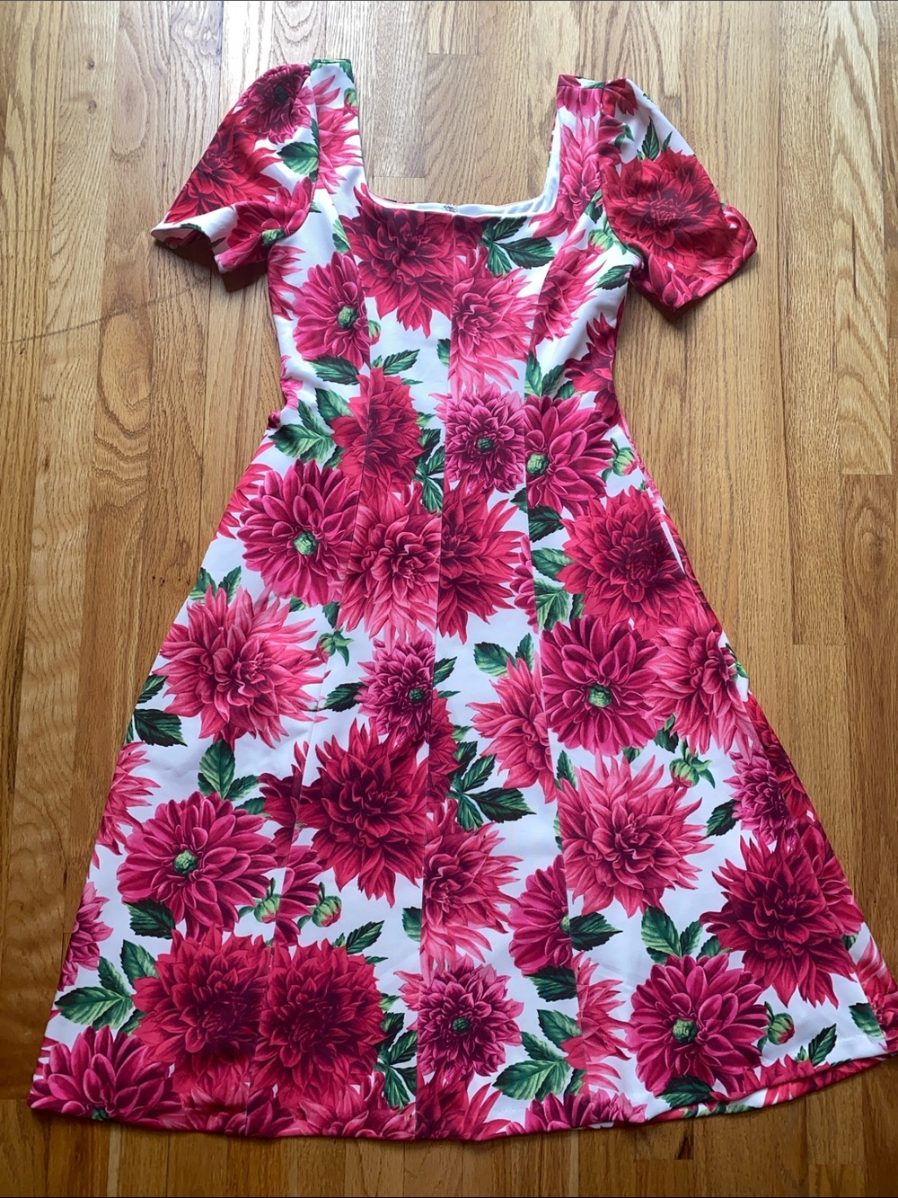 Floral Square-Neck Midi Dress in Red and White - it has pockets!